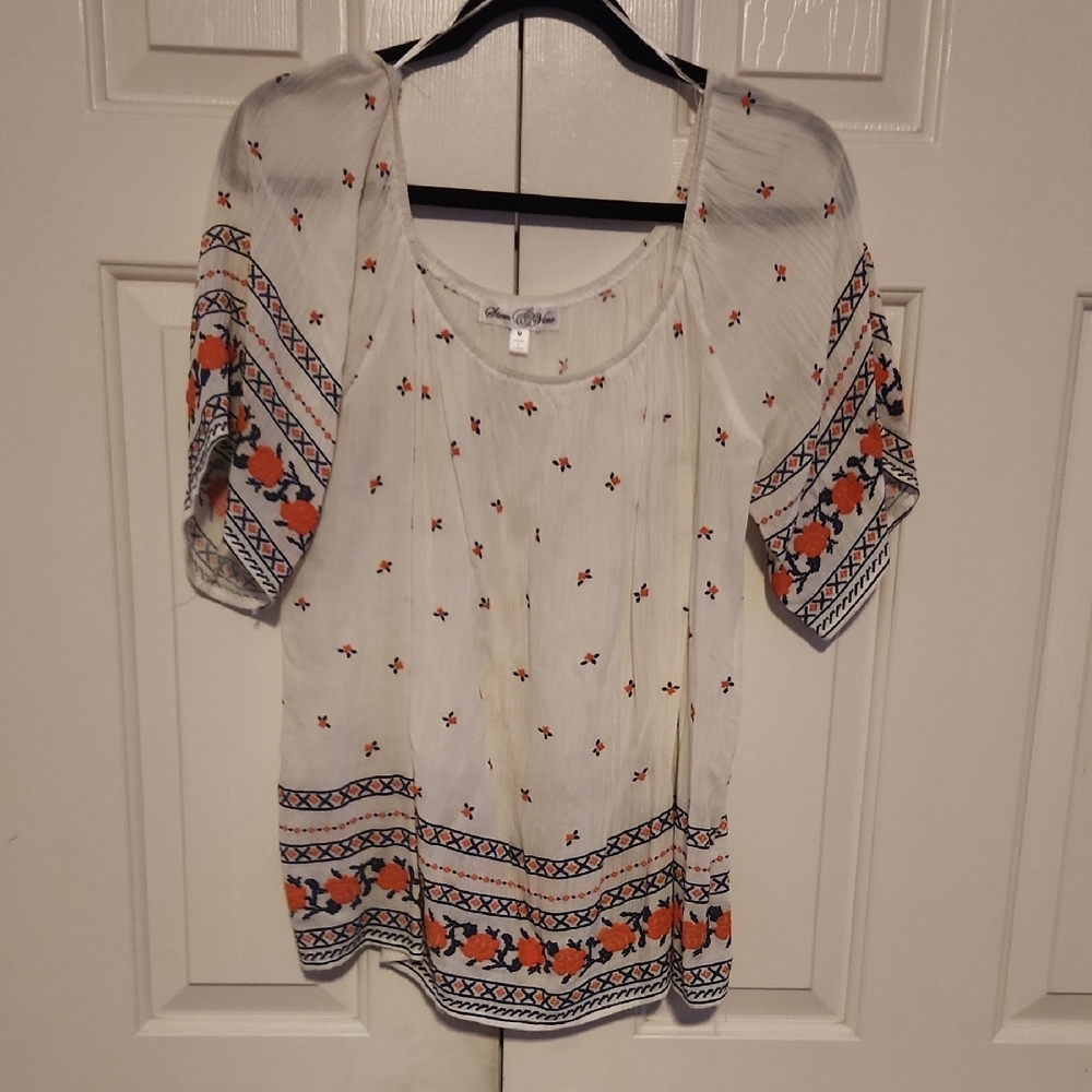 Chic White And Orange Patterned Blouse - image 1